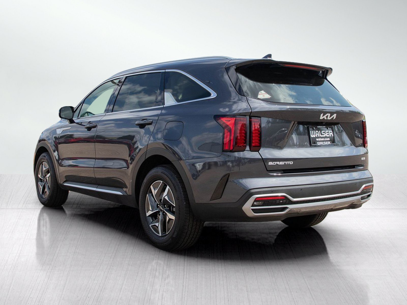Used 2023 Platinum Graphite Kia EX image 3