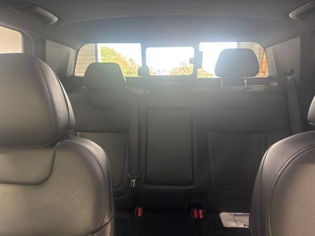 Used 2025 Gray Hyundai SEL image 16