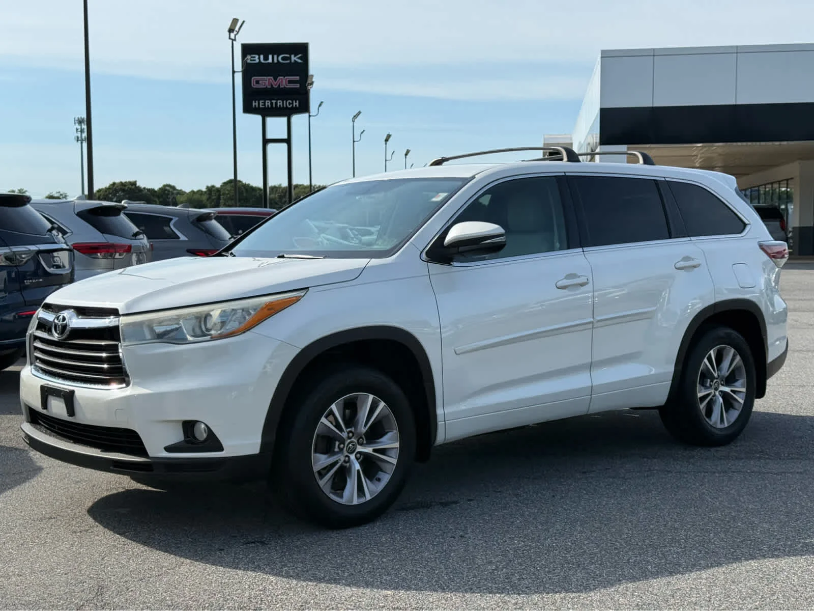 2016 Toyota Highlander LE Plus 4x4 V6's photo