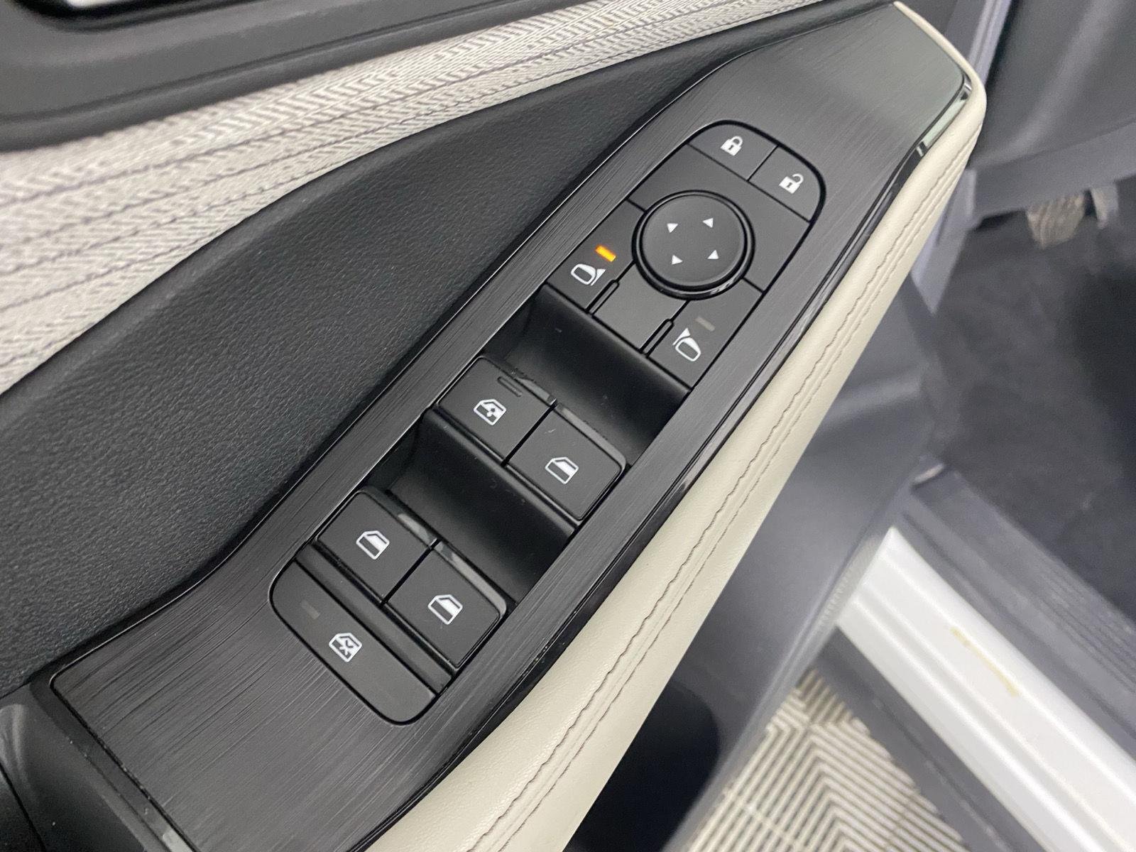 Used 2023 Pearl White Tricoat Nissan SV image 16