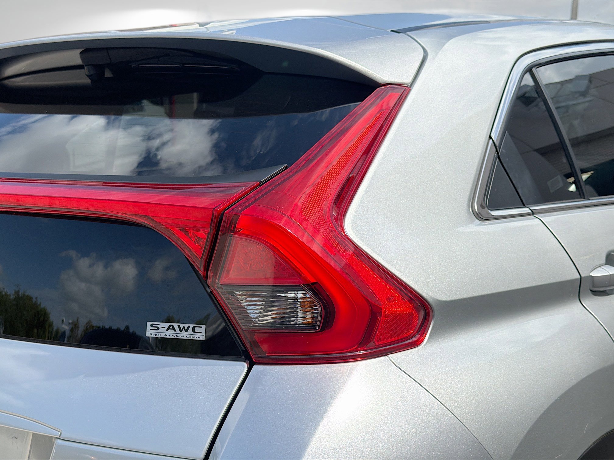 Used 2020 Alloy Silver Metallic Mitsubishi ES image 26