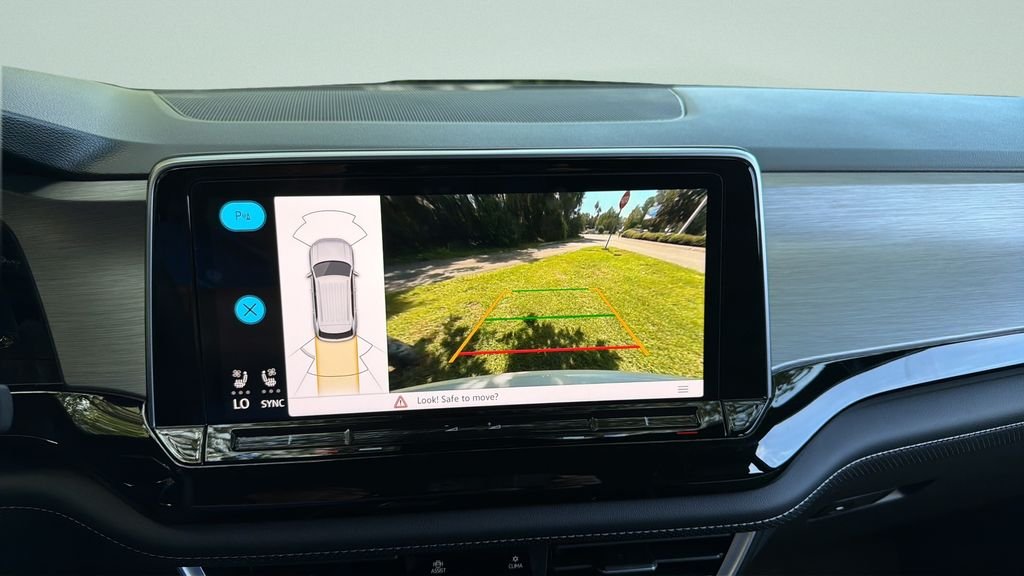 New 2026 Opal White Pearl Volkswagen SE w/Technology image 13