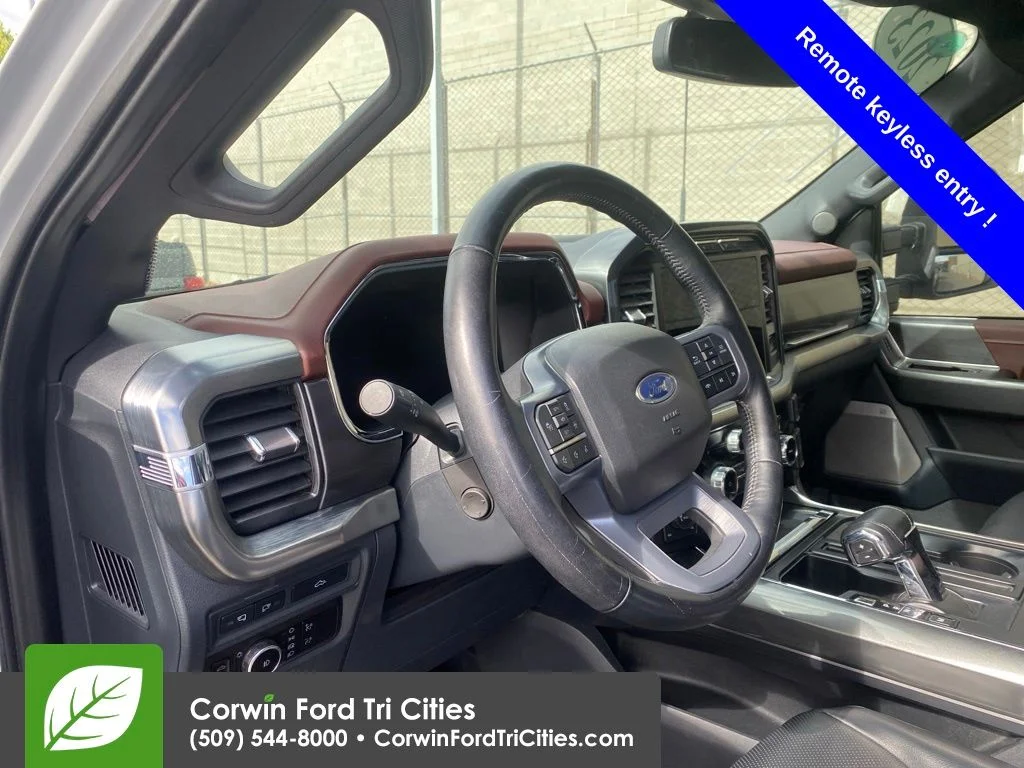 Used 2023 Avalanche Ford Lariat image 2