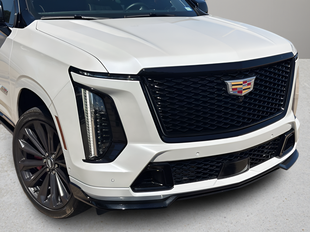 Used 2025 White Cadillac V-Series image 30