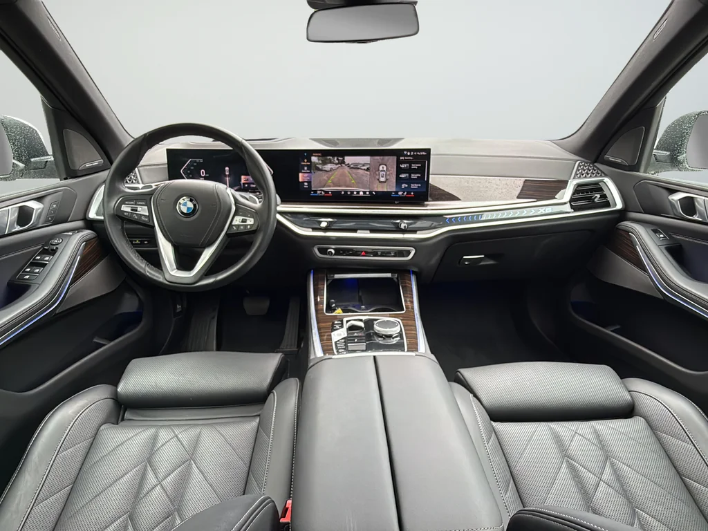 Used 2026 White BMW xDrive40i image 9