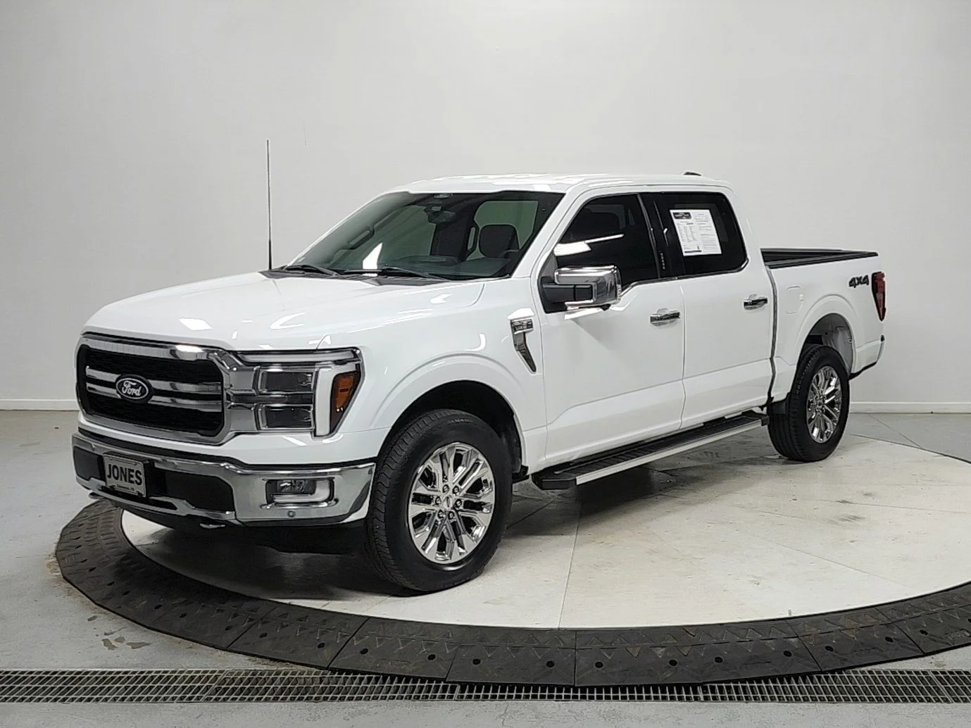 Used 2024 White Ford Lariat image 3