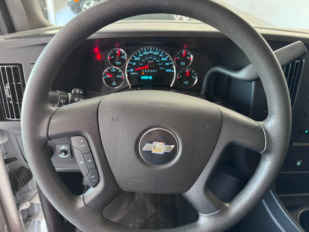 2024 Chevrolet Express Cargo Work Van - Photo 12