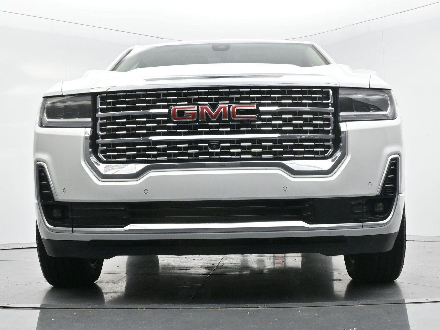 Used 2023 White Frost Tricoat GMC Denali image 41