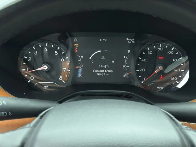Used 2024 White/off-white Jeep Limited image 18