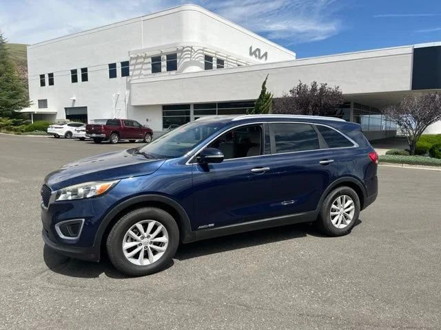 Used 2018 Blaze Blue Kia LX V6 image 1