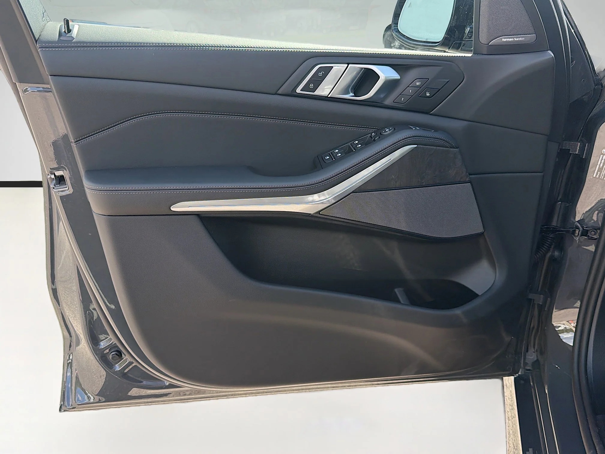 New 2026 Dravit Grey Metallic BMW xDrive40i image 22