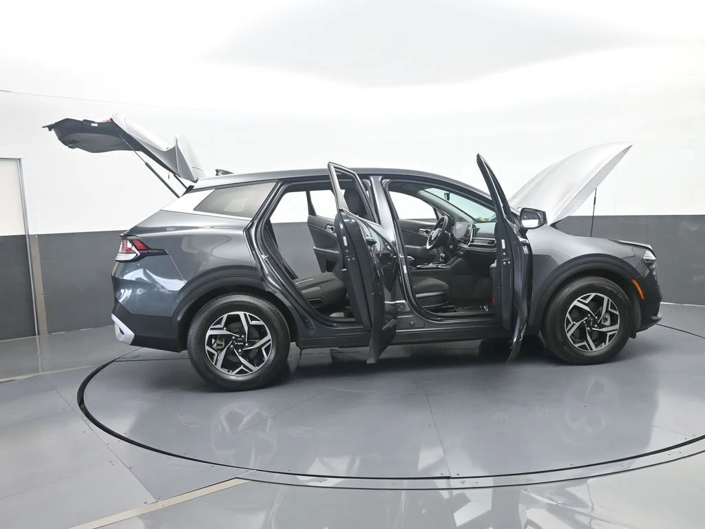Used 2024 Gravity Gray Kia LX image 65