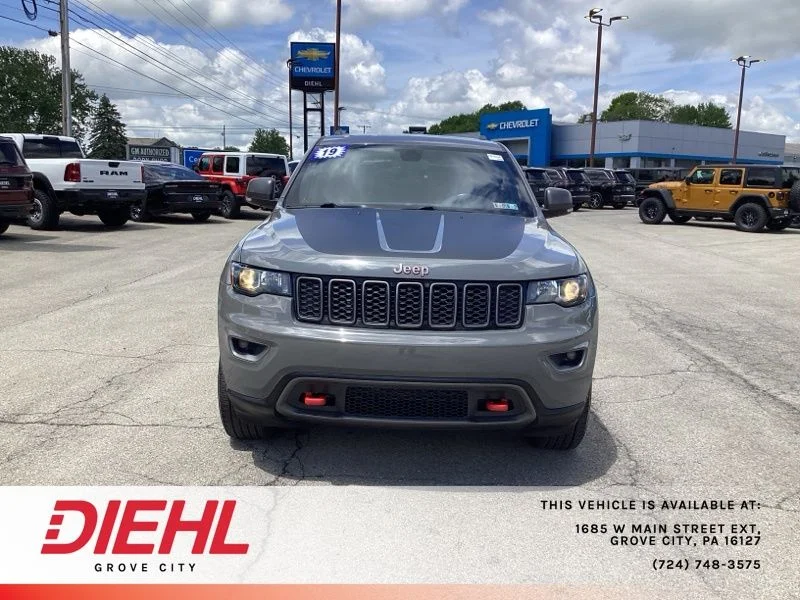 Used 2019 Gray Jeep Trailhawk image 2