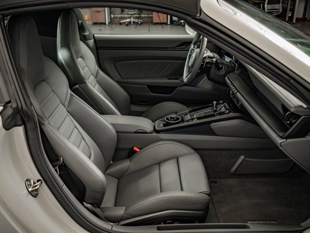 Used 2022 Chalk Porsche Targa 4 GTS image 36