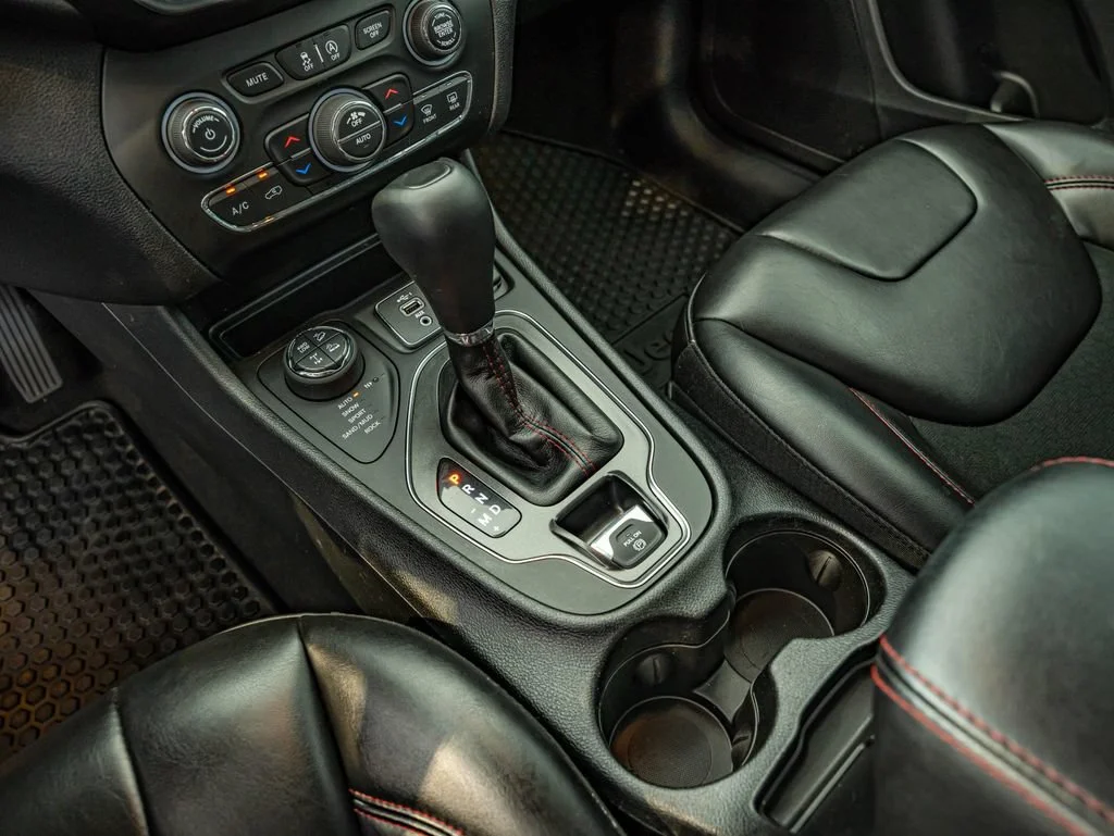 Used 2020 Hydro Blue Pearlcoat Jeep Trailhawk image 28