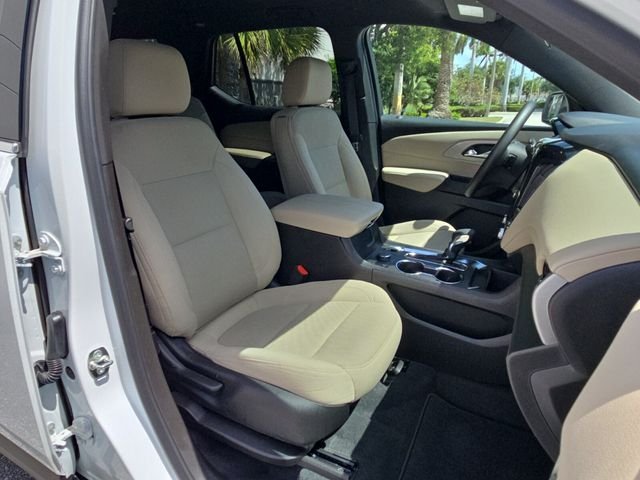 2023 Chevrolet Traverse LS - Photo 16