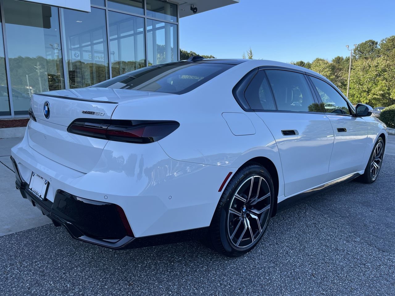 2025 BMW i7 50 - Photo 8