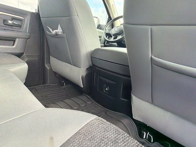Used 2015 Brilliant Black Crystal Pearlcoat Ram Outdoorsman image 14