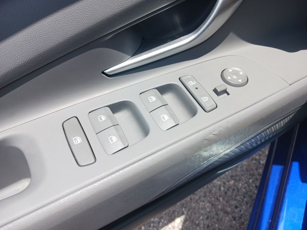 Used 2025 Blue Hyundai SEL Sport image 26