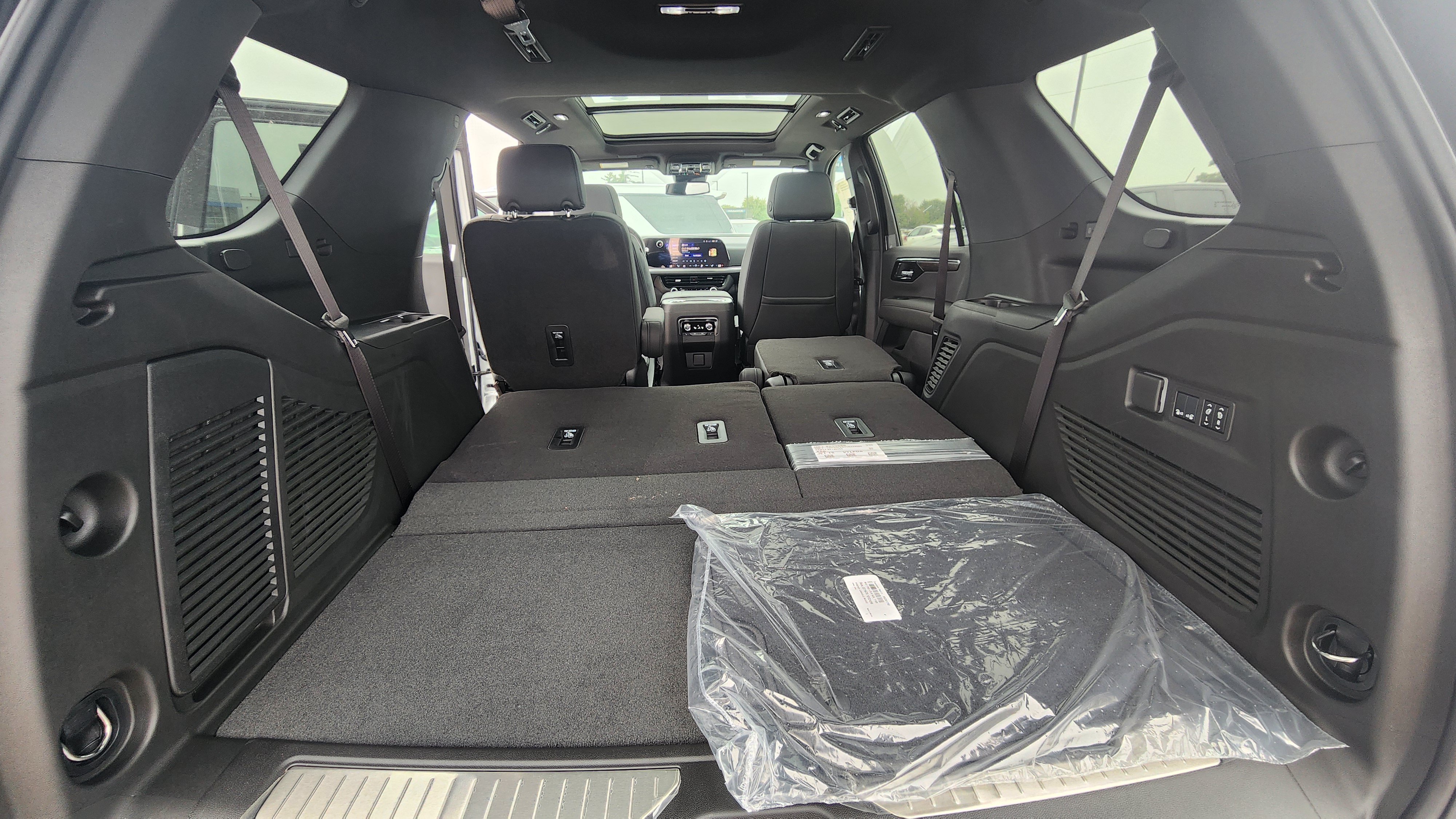 2026 Chevrolet Tahoe Z71 - Photo 21