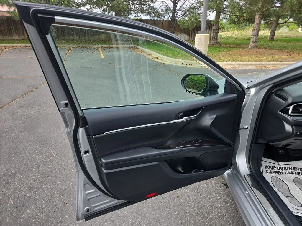 Used 2024  Toyota SE Nightshade image 28