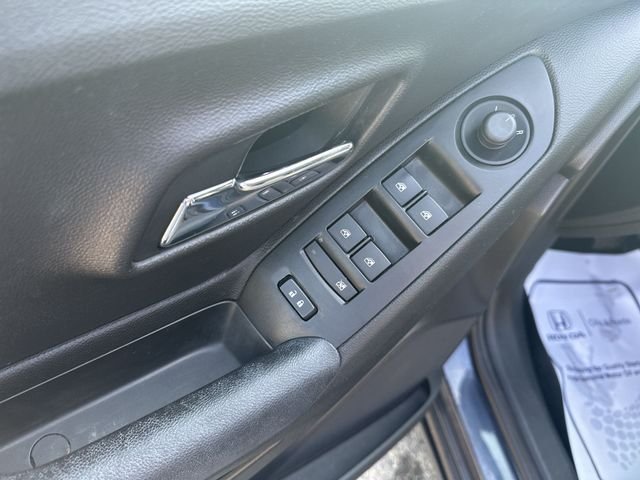 Used 2018 Blue Metallic Chevrolet LT image 17