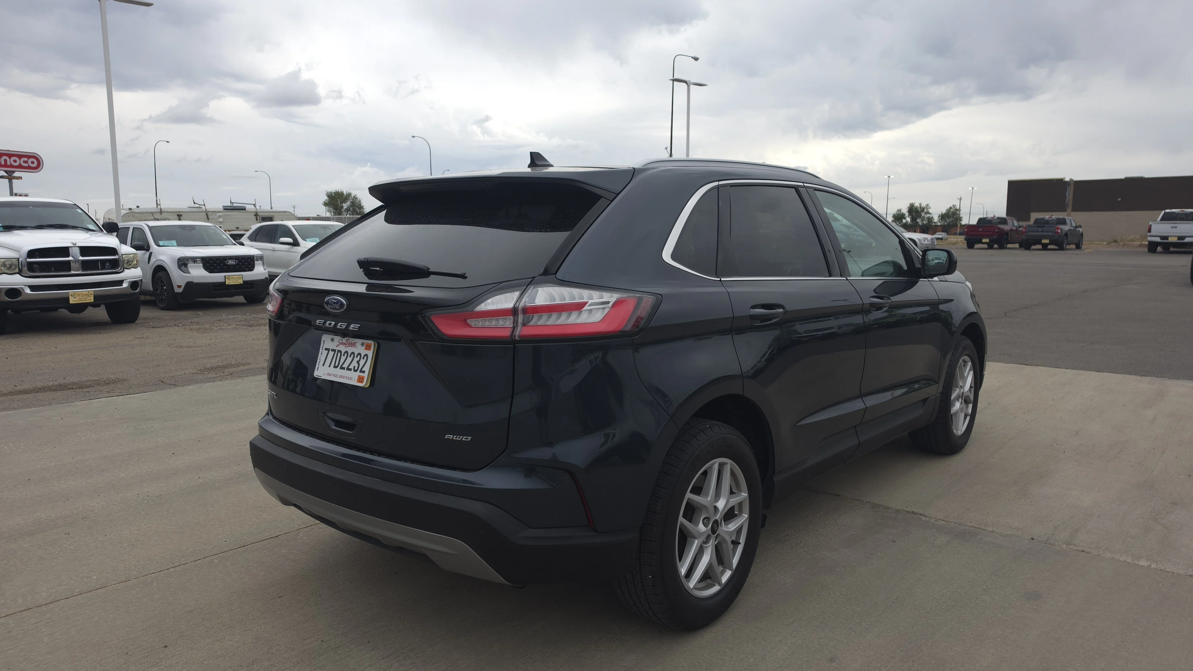 Used 2024 Blue Ford SEL image 3