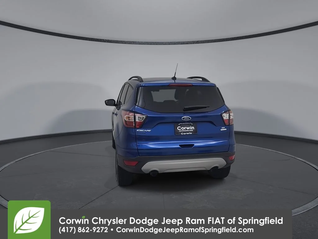 Used 2018 Blue Ford SE image 12