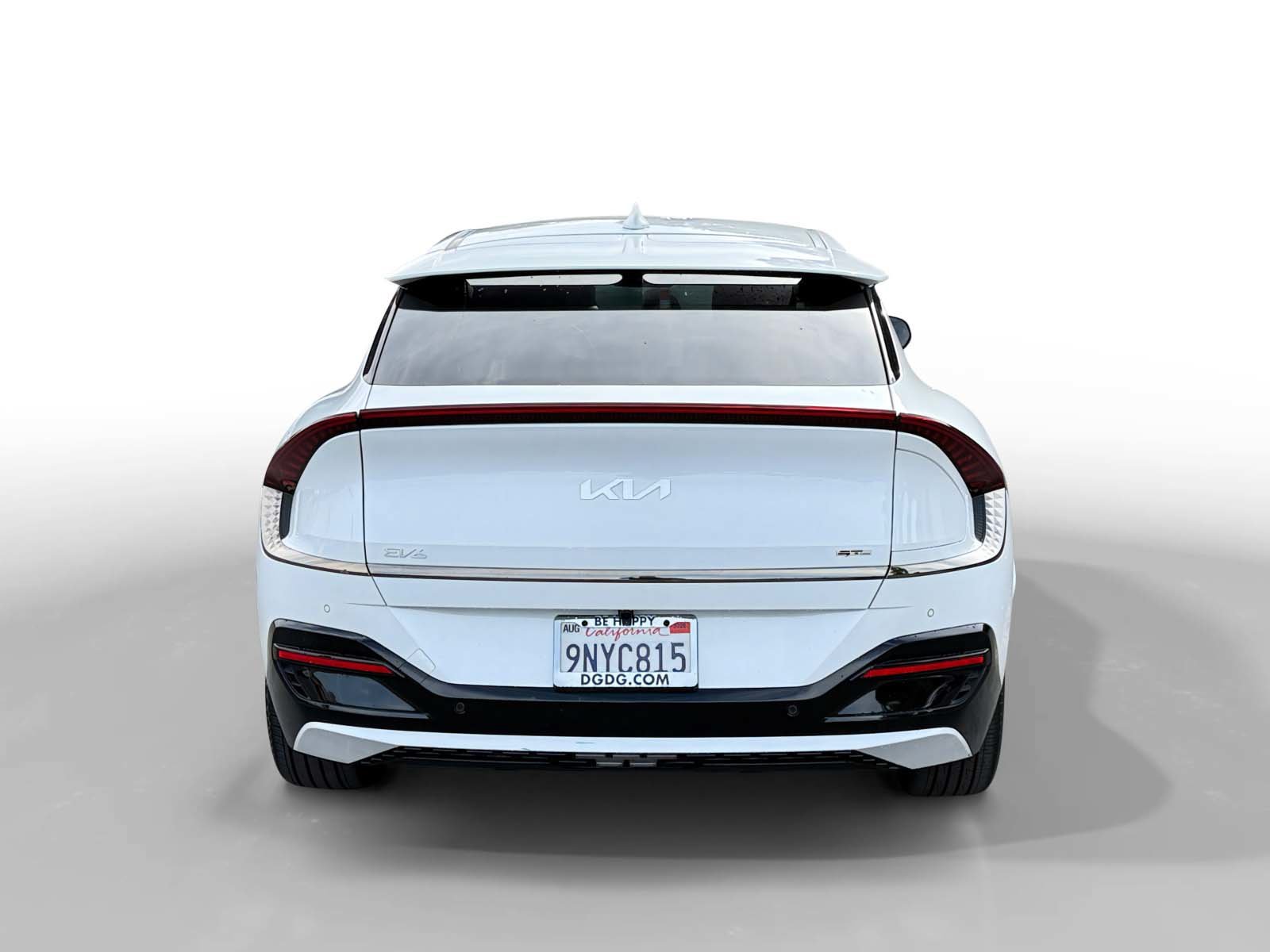 Used 2024 Snow White Pearl Kia GT-Line image 4