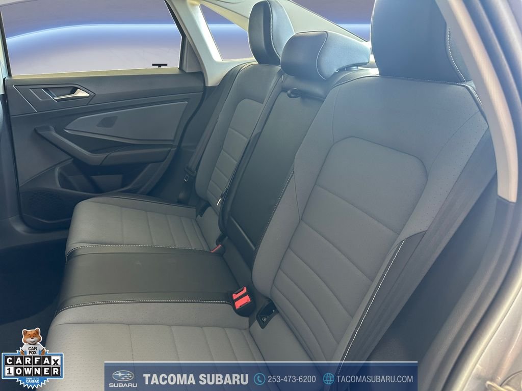 2025 Volkswagen Jetta SE - Photo 16