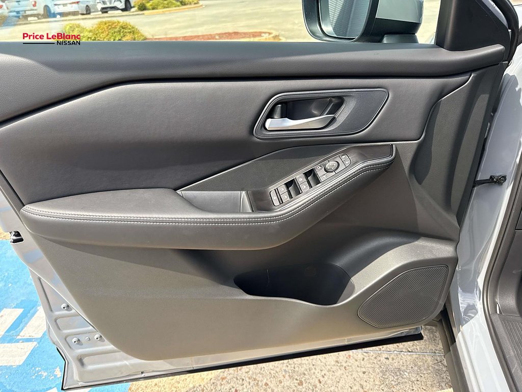 New 2027 Boulder Gray Pearl Nissan SV image 10
