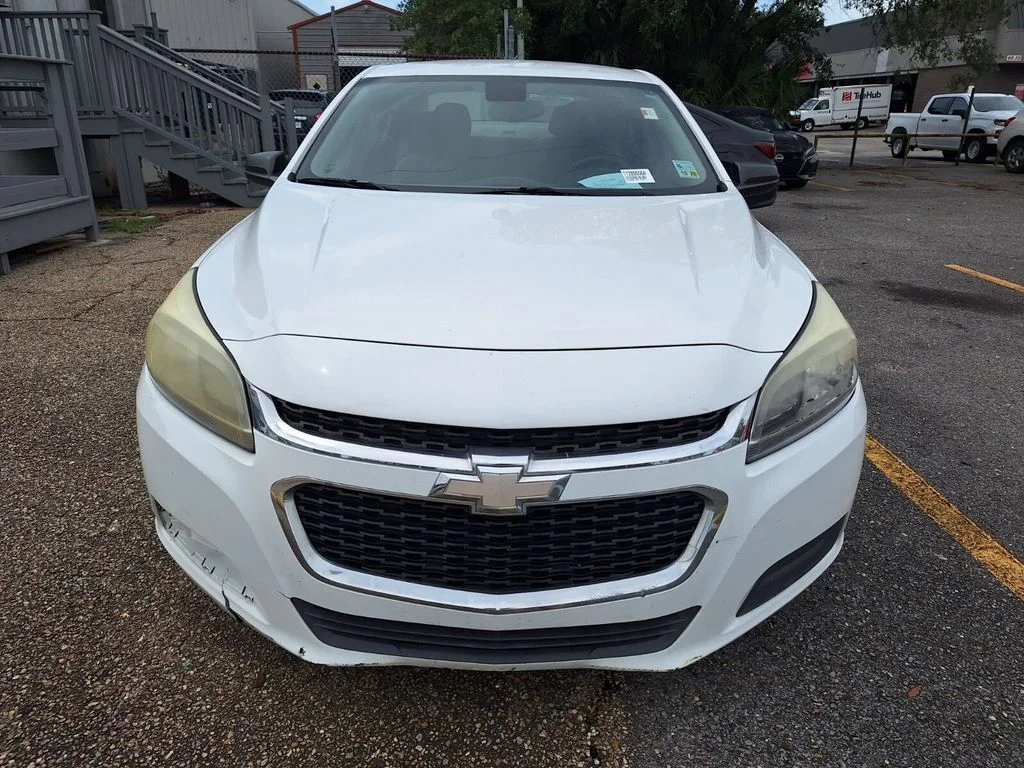 Used 2014 White Chevrolet LS image 8