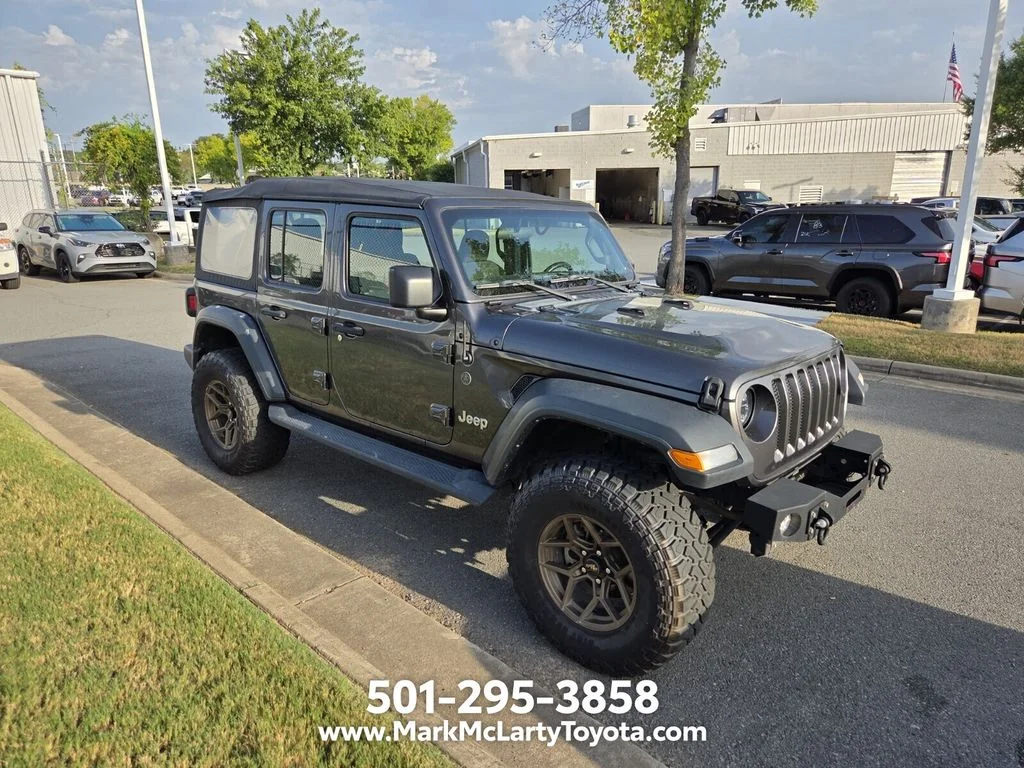 Used 2018 Gray Jeep Unlimited Sport image 3