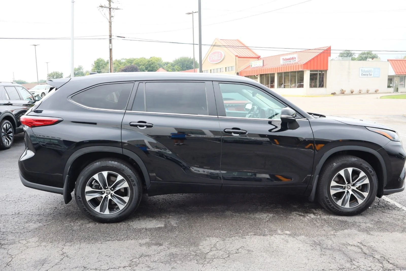 Used 2023 Midnight Black Metallic Toyota XLE image 9