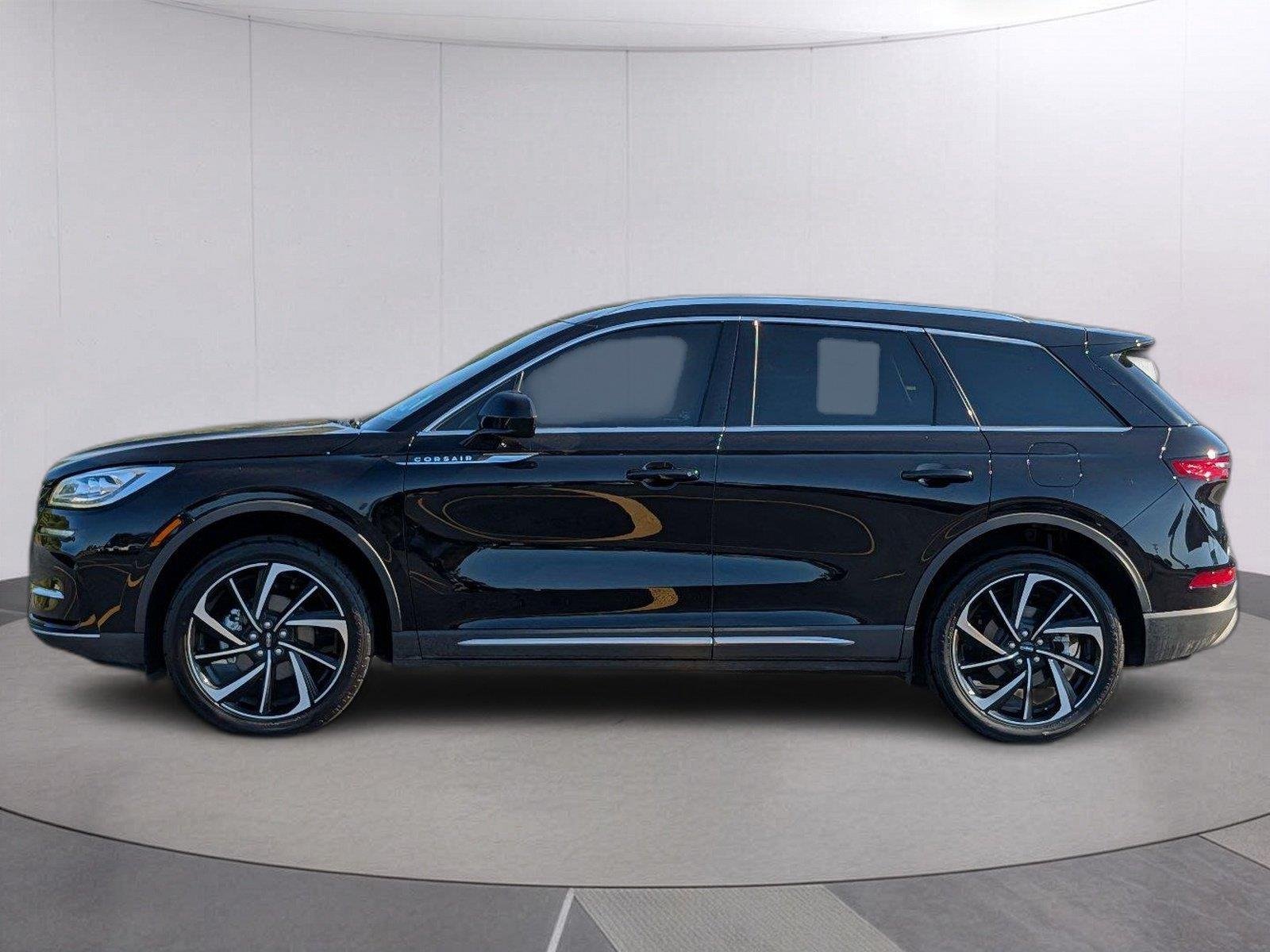 Used 2024 Infinite Black Metallic Clearcoat Lincoln Reserve image 2