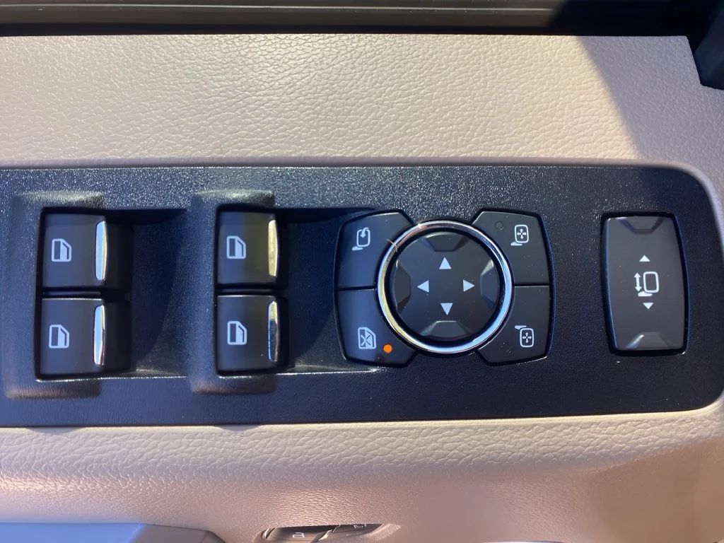 Used 2021 White Ford XL image 10
