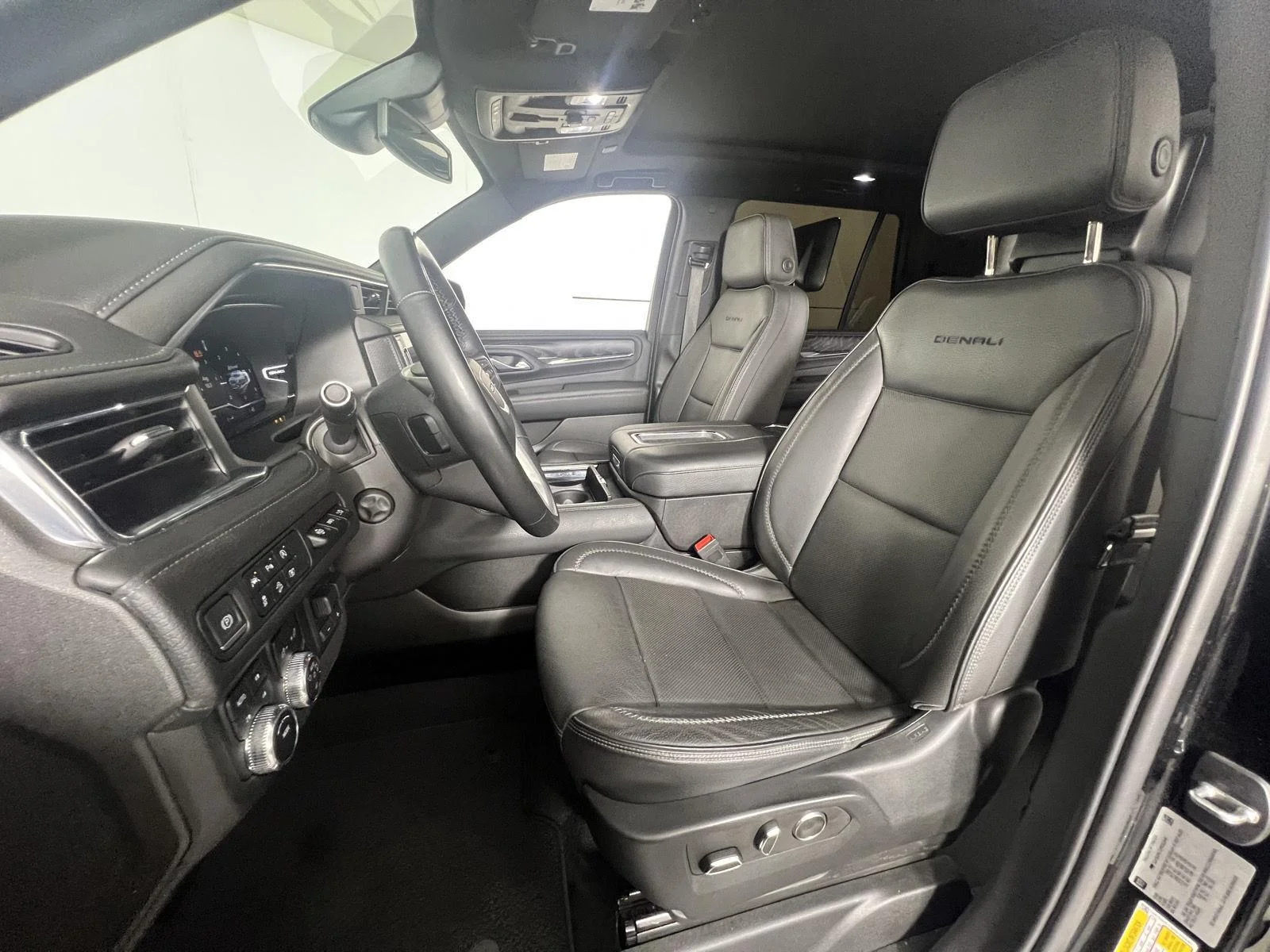 Used 2023 Onyx Black GMC Denali image 2