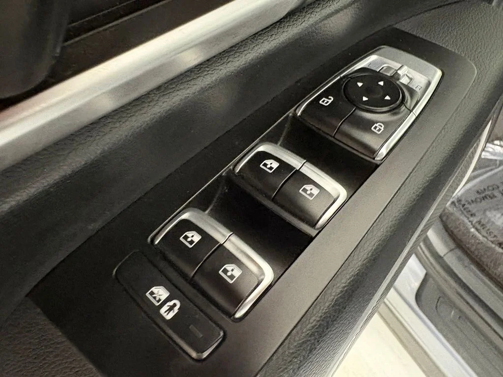 Used 2025 Silver Kia S image 21