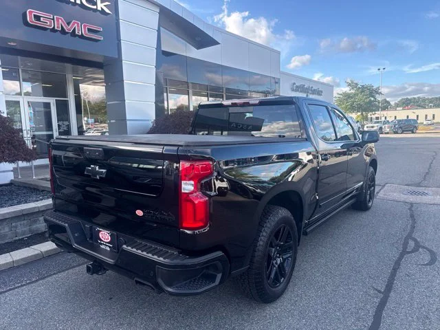 Used 2025 Black Chevrolet High Country image 9
