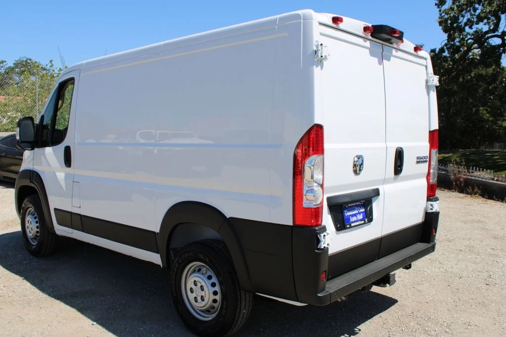 New 2026 Bright White Clear-Coat Exterior Paint Ram Low Roof image 6