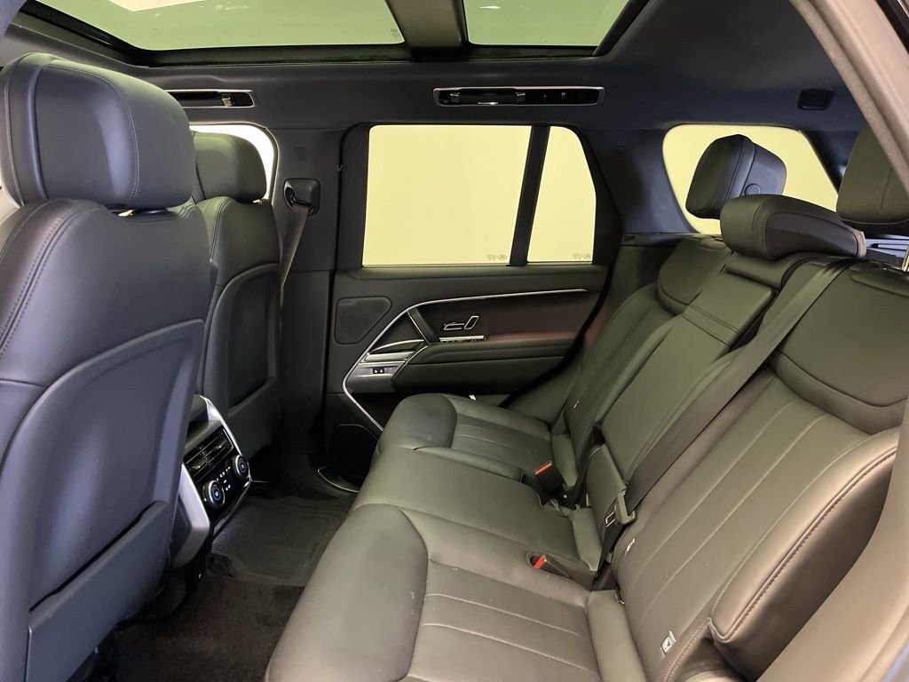 2025 Land Rover Range Rover SE - Photo 24
