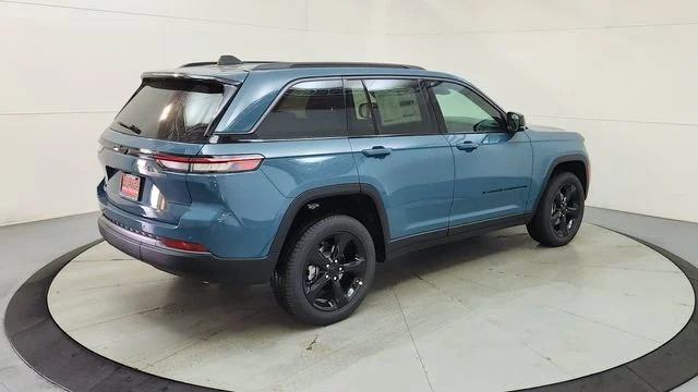 New 2026 Steel Blue Exterior Paint Jeep Limited image 10