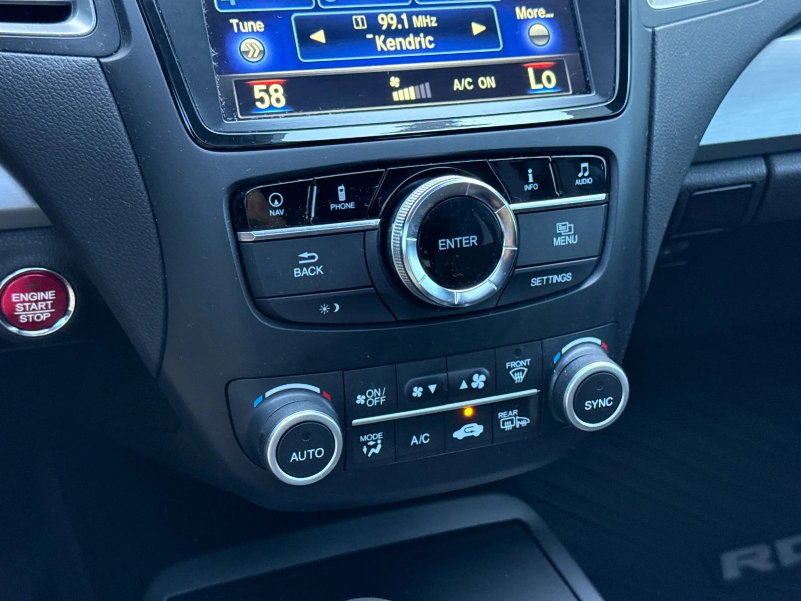 Used 2017  Acura Technology Package image 23