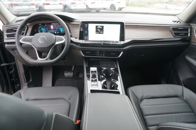2024 Volkswagen Atlas SEL - Photo 21