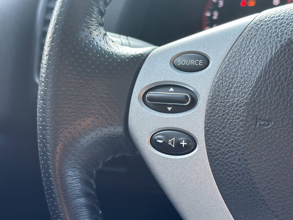 Used 2009 Red Nissan 2.5 S image 20