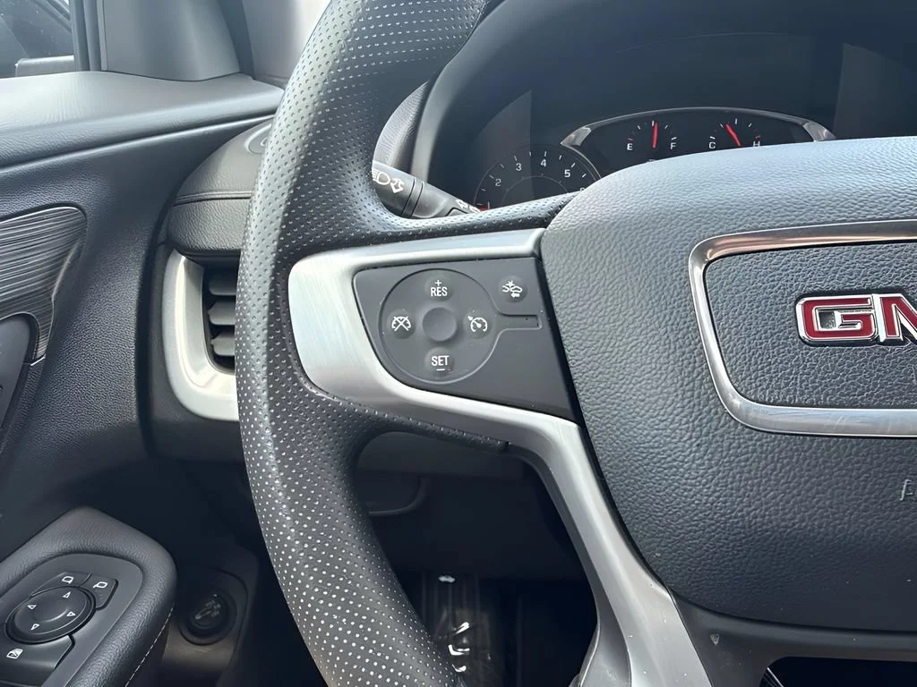 Used 2024 Sterling Metallic GMC SLE image 16