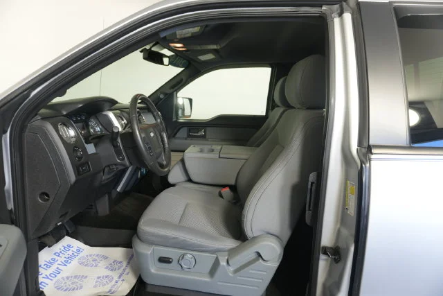 Used 2014 Ingot Silver Metallic Ford XLT image 29