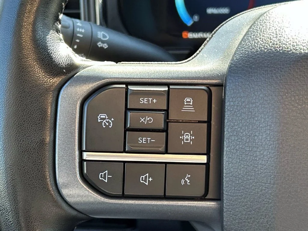 Used 2023 Gray Metallic Ford Lariat image 26