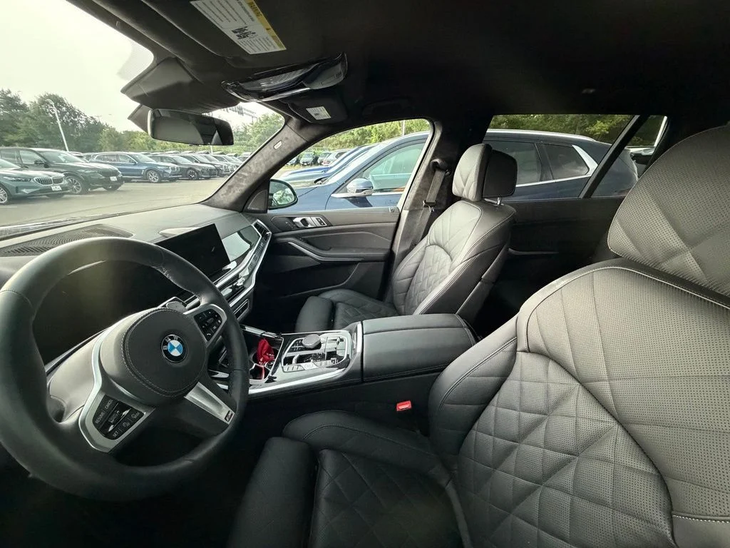 Used 2026 Black Sapphire Metallic BMW xDrive40i image 5