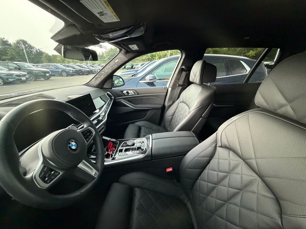 Used 2026 Black Sapphire Metallic BMW xDrive40i image 5